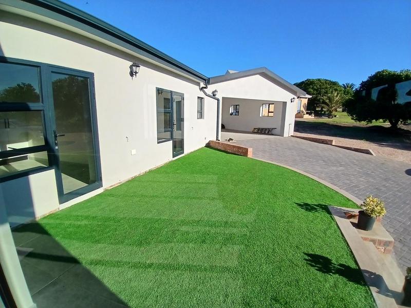 4 Bedroom Property for Sale in Stilbaai Wes Western Cape